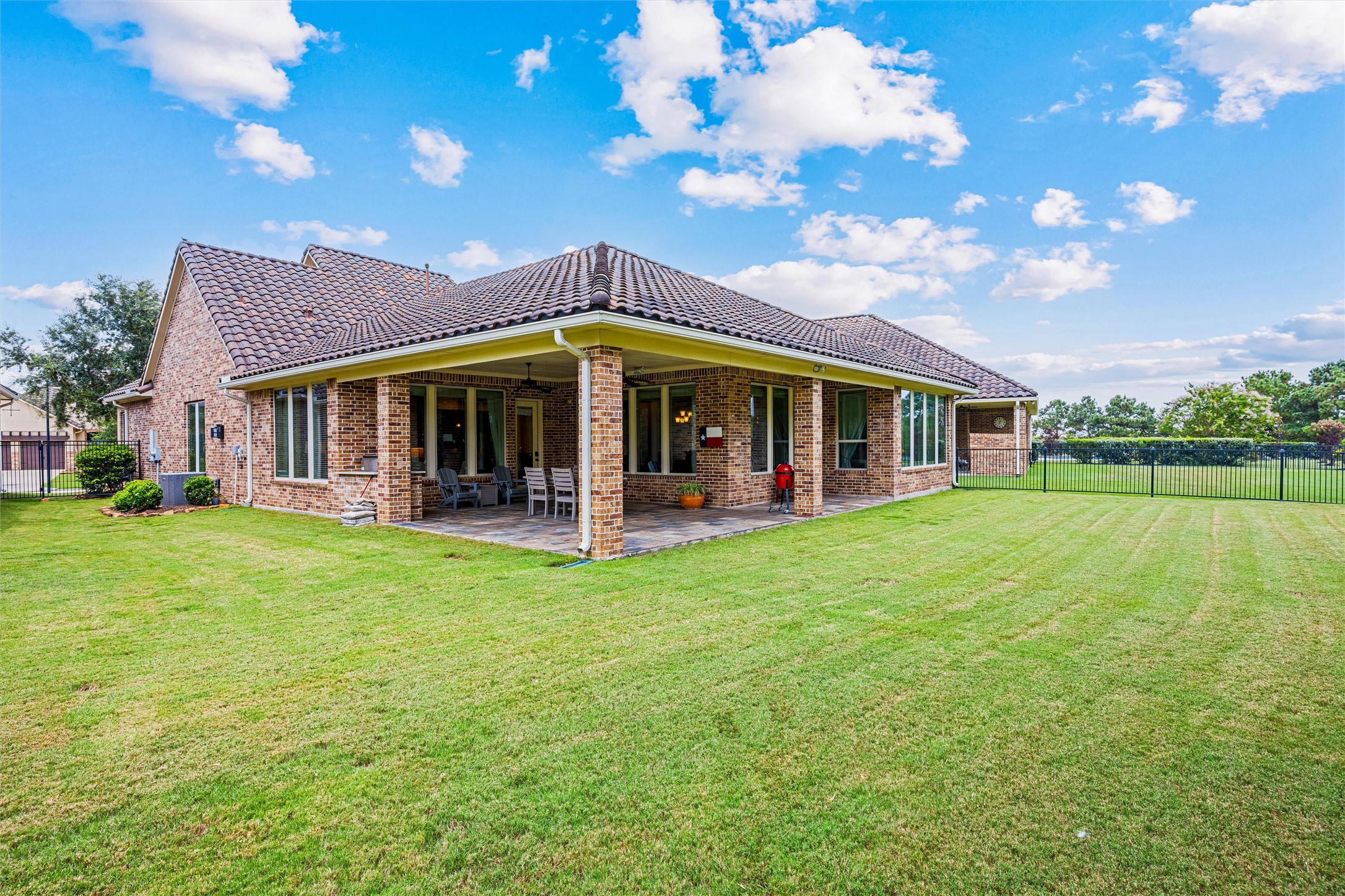 103 Lake View Loop Fulshear, TX 77441 - Photo 47 of 49 Gallery Image 47