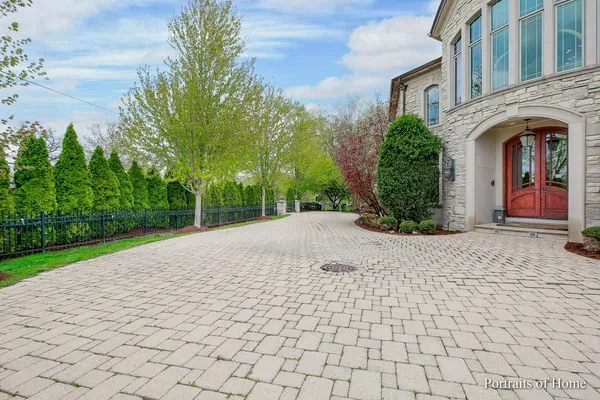 $6,700,000 | 3305 York Road, Oak Brook, IL 60523