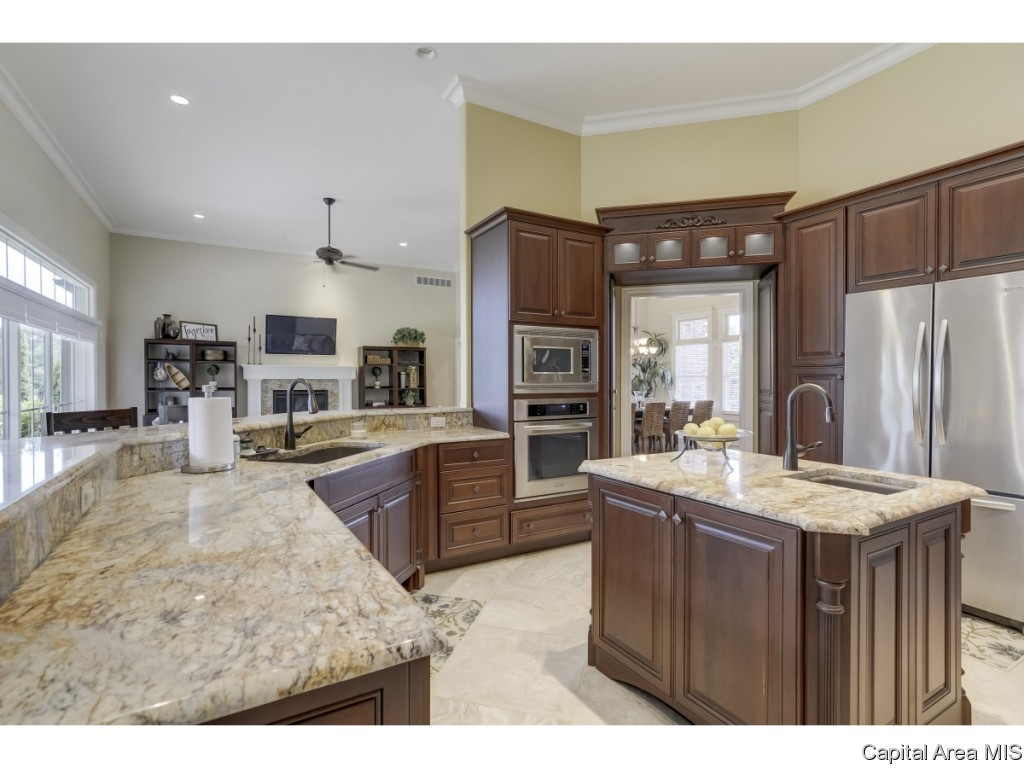 4404 Foxhall Lane Springfield, IL 62711 - Photo 3 of 36