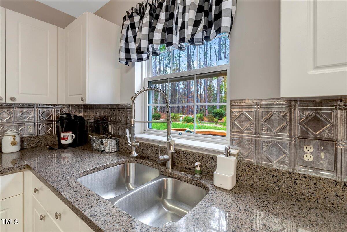 5512 Cardinal Grove Boulevard Raleigh, NC 27616 - Photo 7 of 46 27-DSC02053