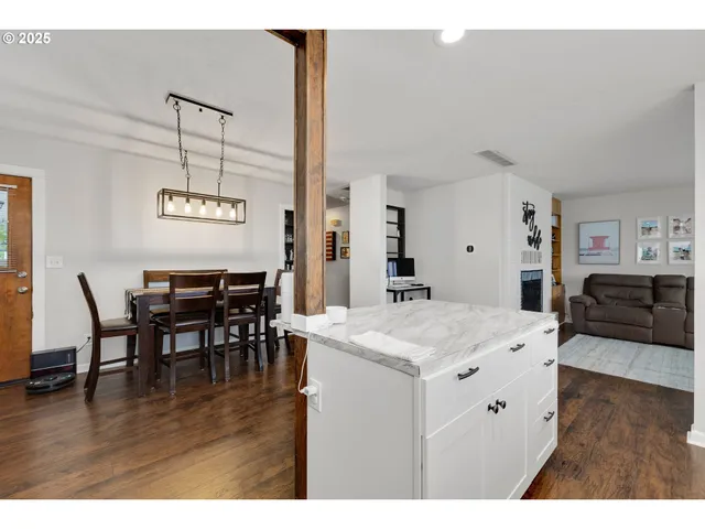 $390,000 | 1524 East 9th Street, The Dalles, OR 97058