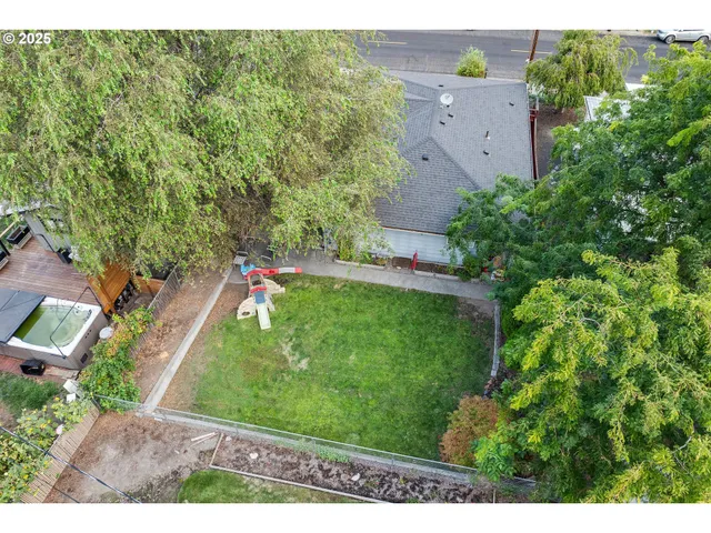 $390,000 | 1524 East 9th Street, The Dalles, OR 97058