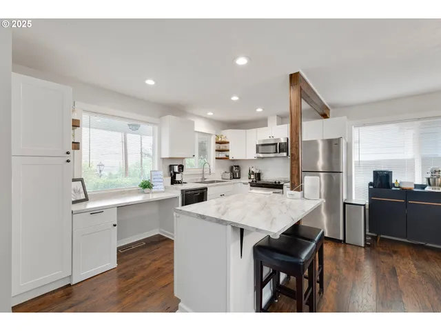 $390,000 | 1524 East 9th Street, The Dalles, OR 97058