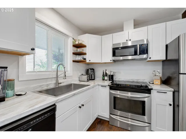 $390,000 | 1524 East 9th Street, The Dalles, OR 97058