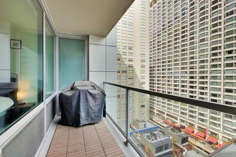 $399,900 | 160 East Illinois Street, Unit 1005, Chicago, IL 60611
