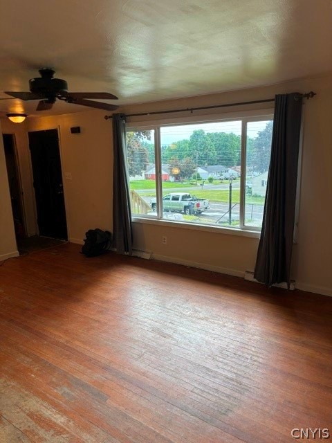 118 Parsons Road Camillus, NY 13031 - Photo 4 of 17 Living Room