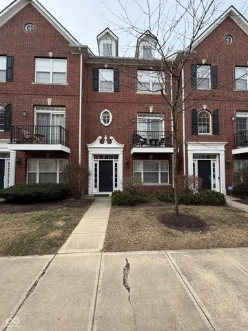 $1,950 | 11935 Riley Drive, Unit 4, Zionsville, IN 46077