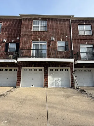 $1,950 | 11935 Riley Drive, Unit 4, Zionsville, IN 46077