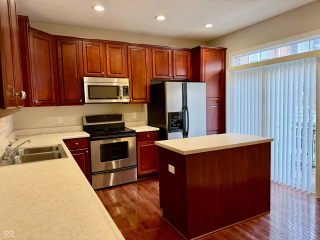 $1,950 | 11935 Riley Drive, Unit 4, Zionsville, IN 46077