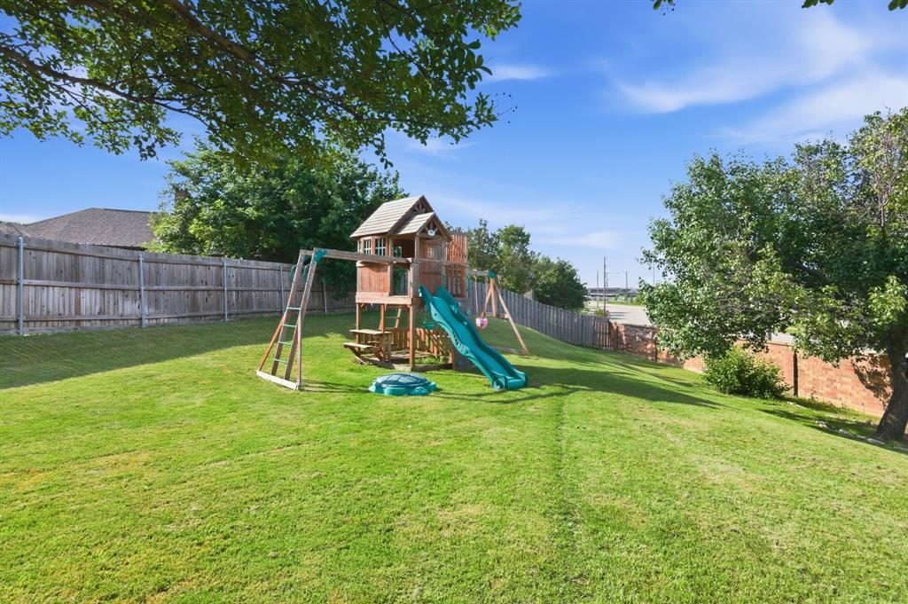 729 Bent Tree Court Hurst, TX 76054 - Photo 21 of 23
