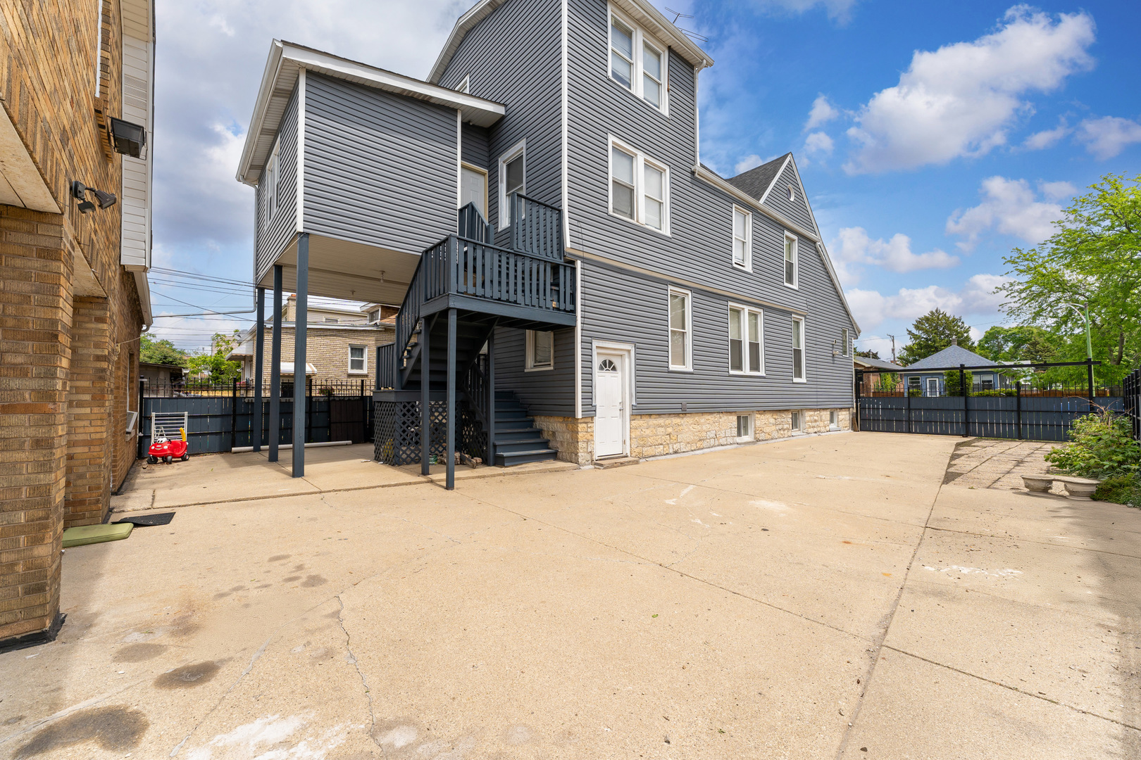 2530 North Neva Avenue Chicago, IL 60707 - Photo 43 of 50 a view of a street with a building in the background