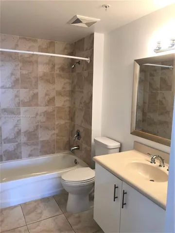 $3,590 | 7900 Harbor Island Drive, Unit 1103, North Bay Village, FL 33141