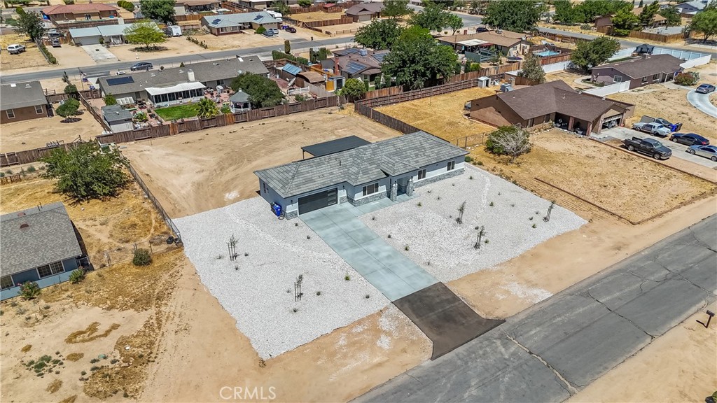 12658 Standing Bear Road Apple Valley, CA 92308 - Photo 4 of 39