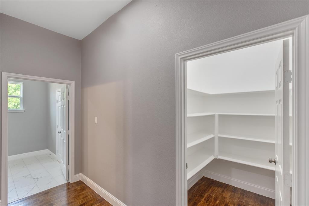 10560 Lago Vista Quinlan, TX 75474 - Photo 23 of 31 a view of a hallway with closet