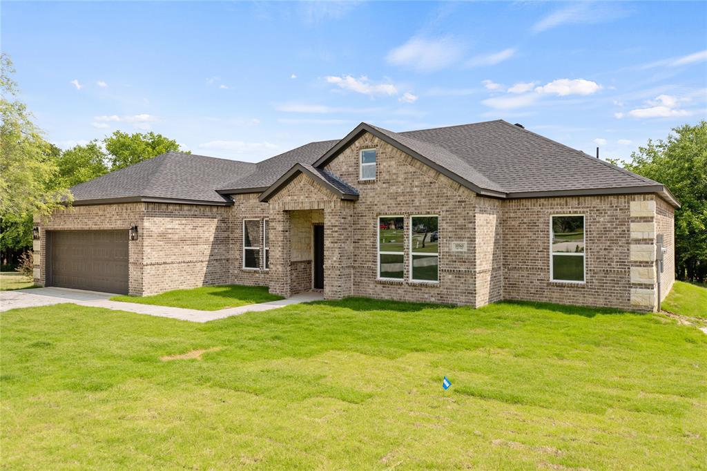 10560 Lago Vista Quinlan, TX 75474 - Photo 29 of 31 a house that has a big yard