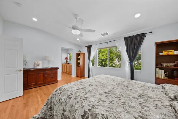 $884,900 | 24245 Silhouette Way, Valencia, CA 91354