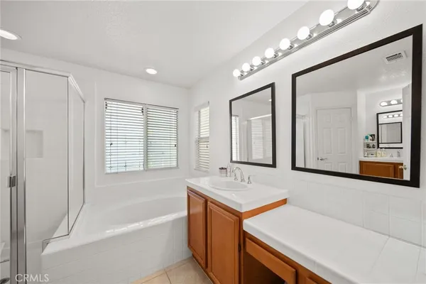 $884,900 | 24245 Silhouette Way, Valencia, CA 91354