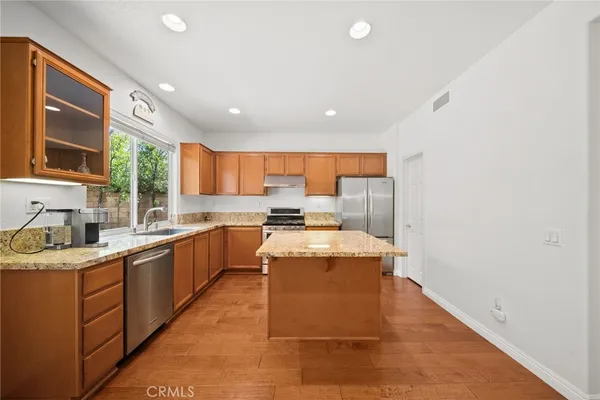 $884,900 | 24245 Silhouette Way, Valencia, CA 91354