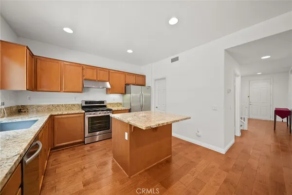 $884,900 | 24245 Silhouette Way, Valencia, CA 91354
