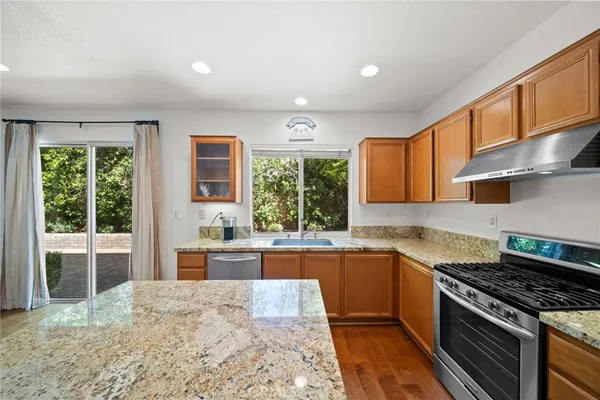 $884,900 | 24245 Silhouette Way, Valencia, CA 91354