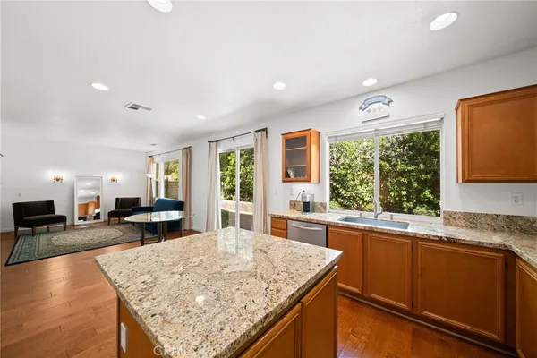 $884,900 | 24245 Silhouette Way, Valencia, CA 91354