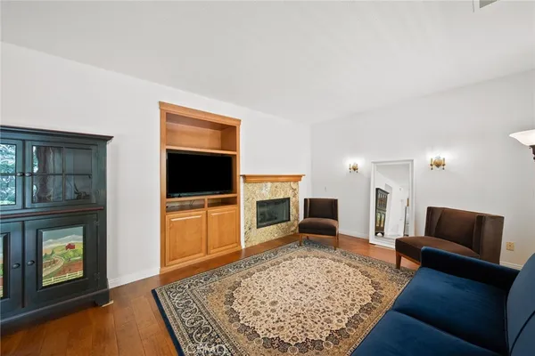 $884,900 | 24245 Silhouette Way, Valencia, CA 91354