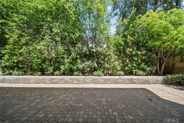 $884,900 | 24245 Silhouette Way, Valencia, CA 91354