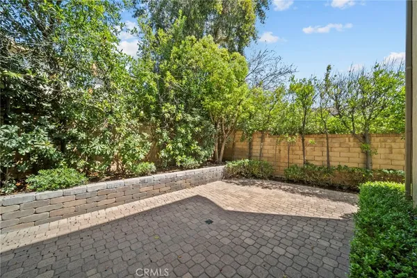 $884,900 | 24245 Silhouette Way, Valencia, CA 91354