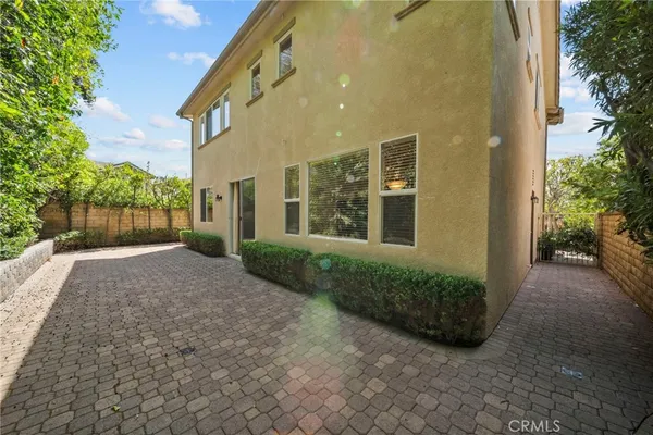 $884,900 | 24245 Silhouette Way, Valencia, CA 91354