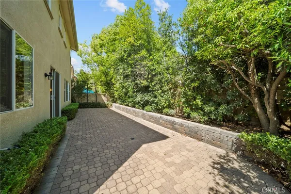 $884,900 | 24245 Silhouette Way, Valencia, CA 91354