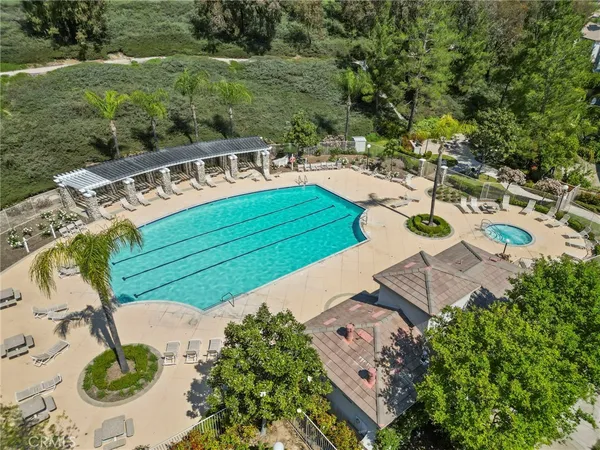 $884,900 | 24245 Silhouette Way, Valencia, CA 91354