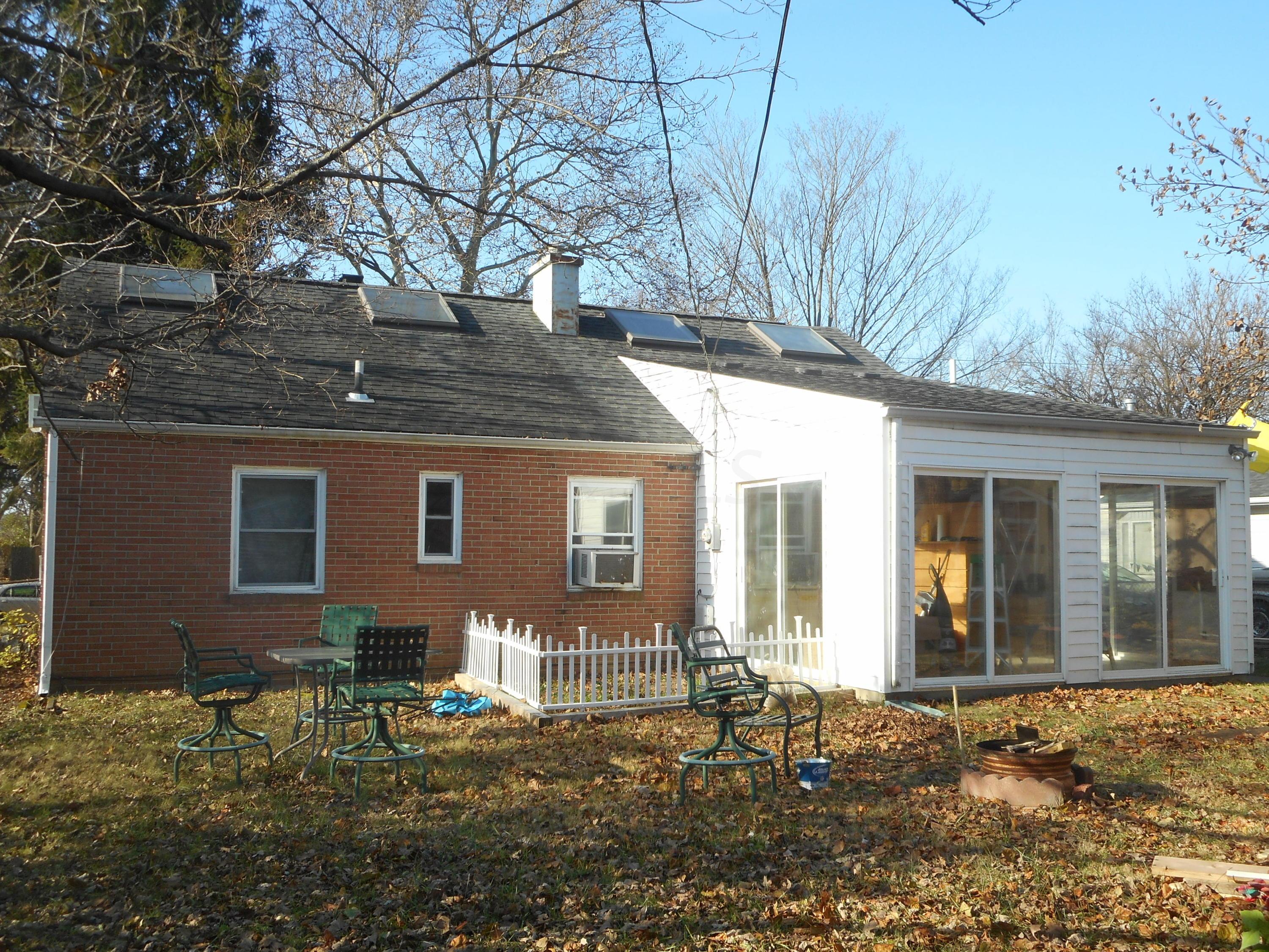 334 Danhurst Road Columbus, OH 43228 - Photo 3 of 4 Gallery Image 3