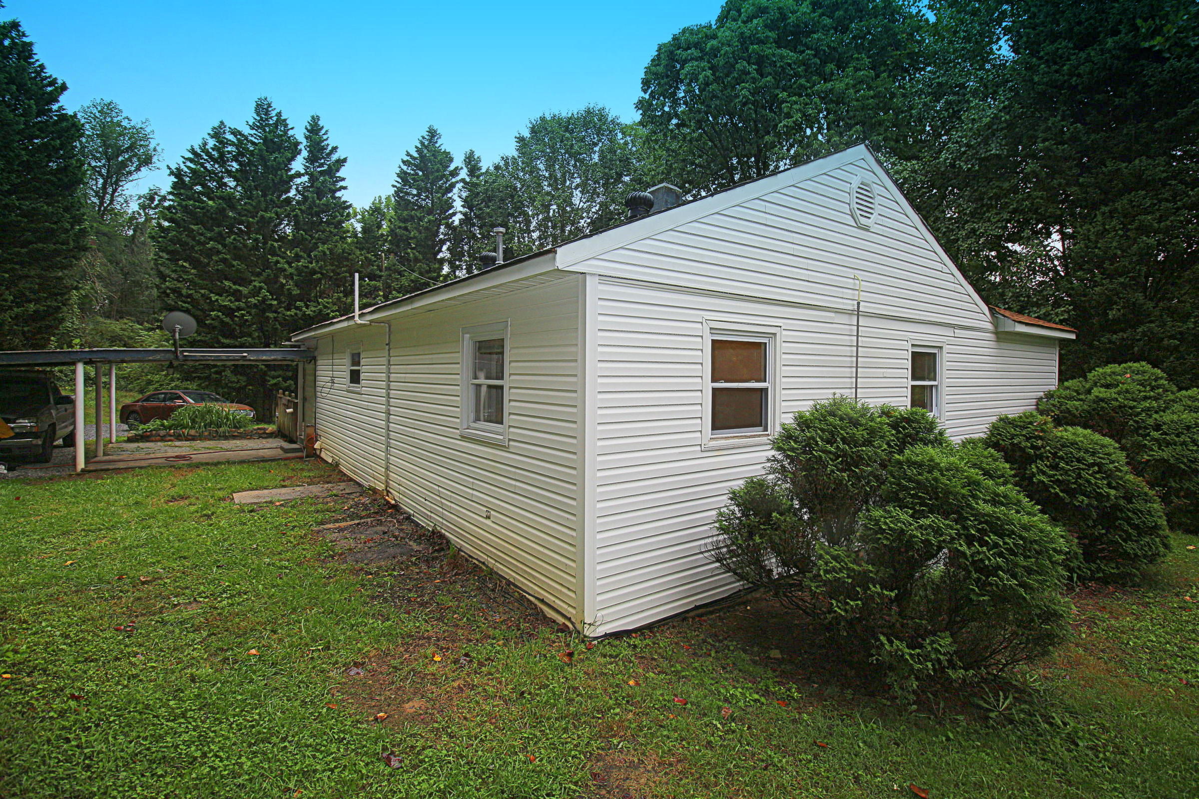 71 Rabbits Way Blue Ridge, VA 24064 - Photo 22 of 23 a view of a back yard of the house