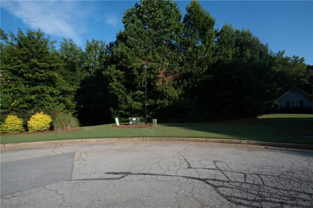 305 Vantage Point Locust Grove, GA 30248 - Photo 8 of 17 a view of outdoor space