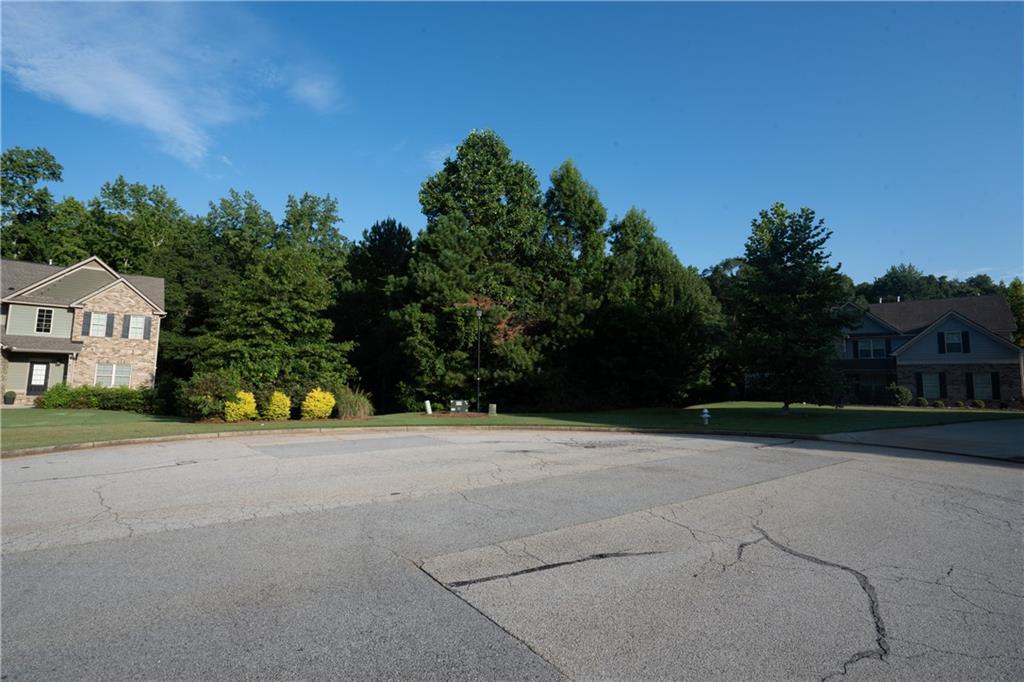 305 Vantage Point Locust Grove, GA 30248 - Photo 10 of 17 a view of outdoor space and yard