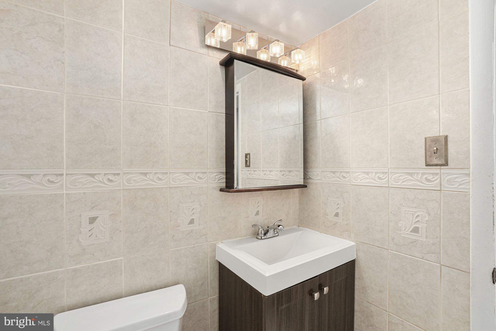 3400 25th Street South, Unit 27 Arlington, VA 22206 - Photo 15 of 41 Floor to Ceiling
Ceramic Tile