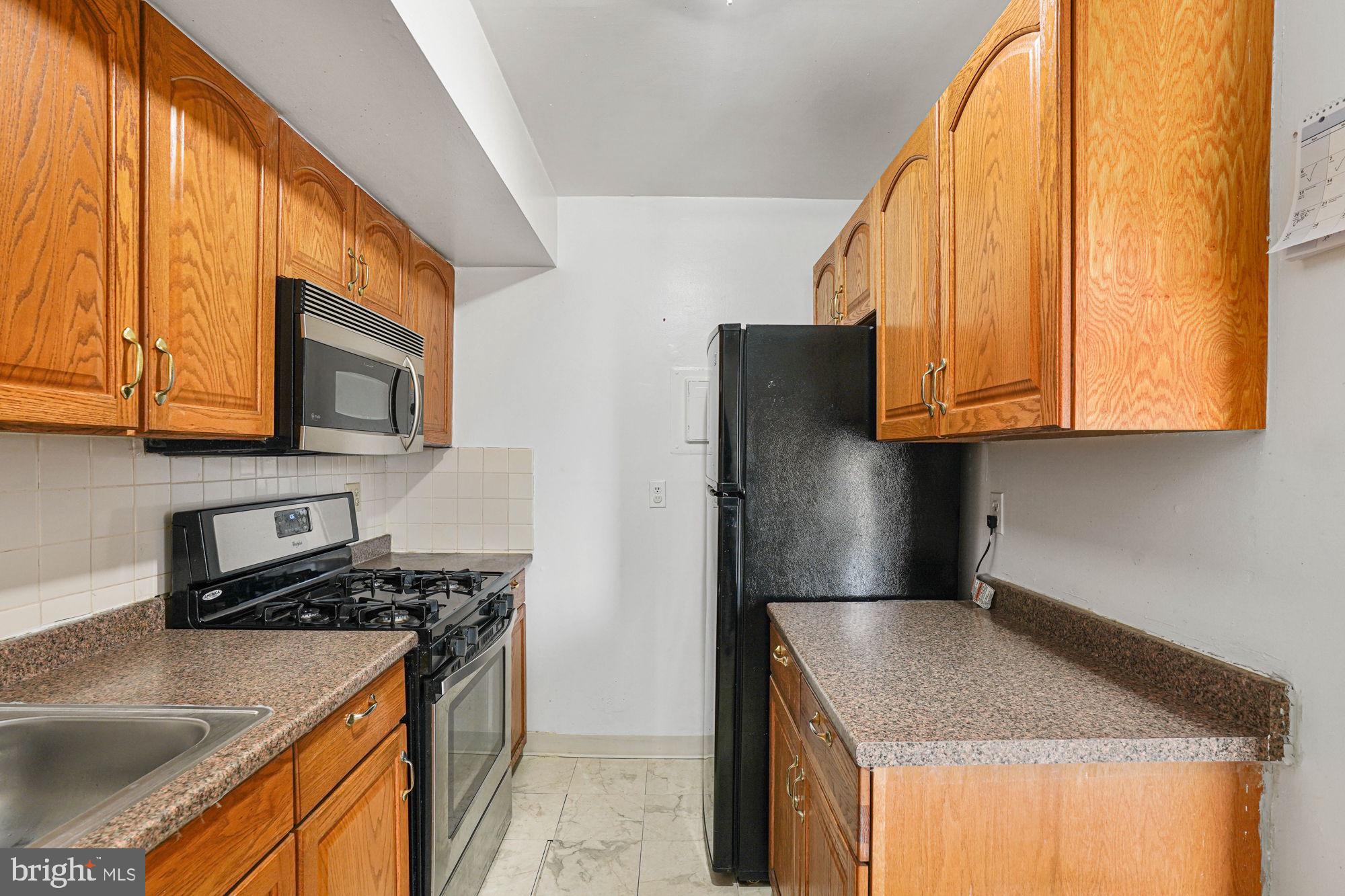 3400 25th Street South, Unit 27 Arlington, VA 22206 - Photo 17 of 41 Black Appliances