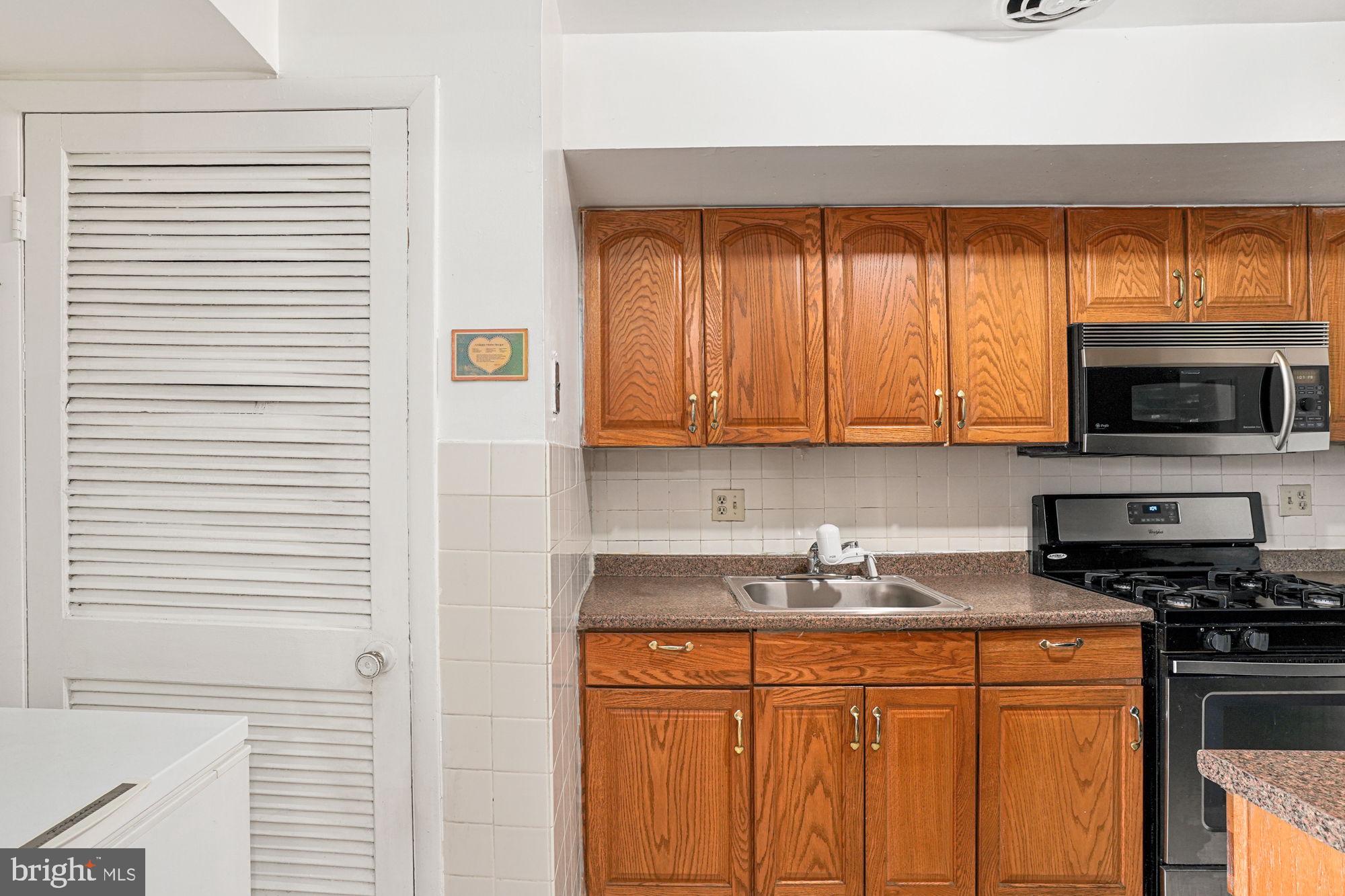 3400 25th Street South, Unit 27 Arlington, VA 22206 - Photo 21 of 41 Kitchen w/HVAC closet