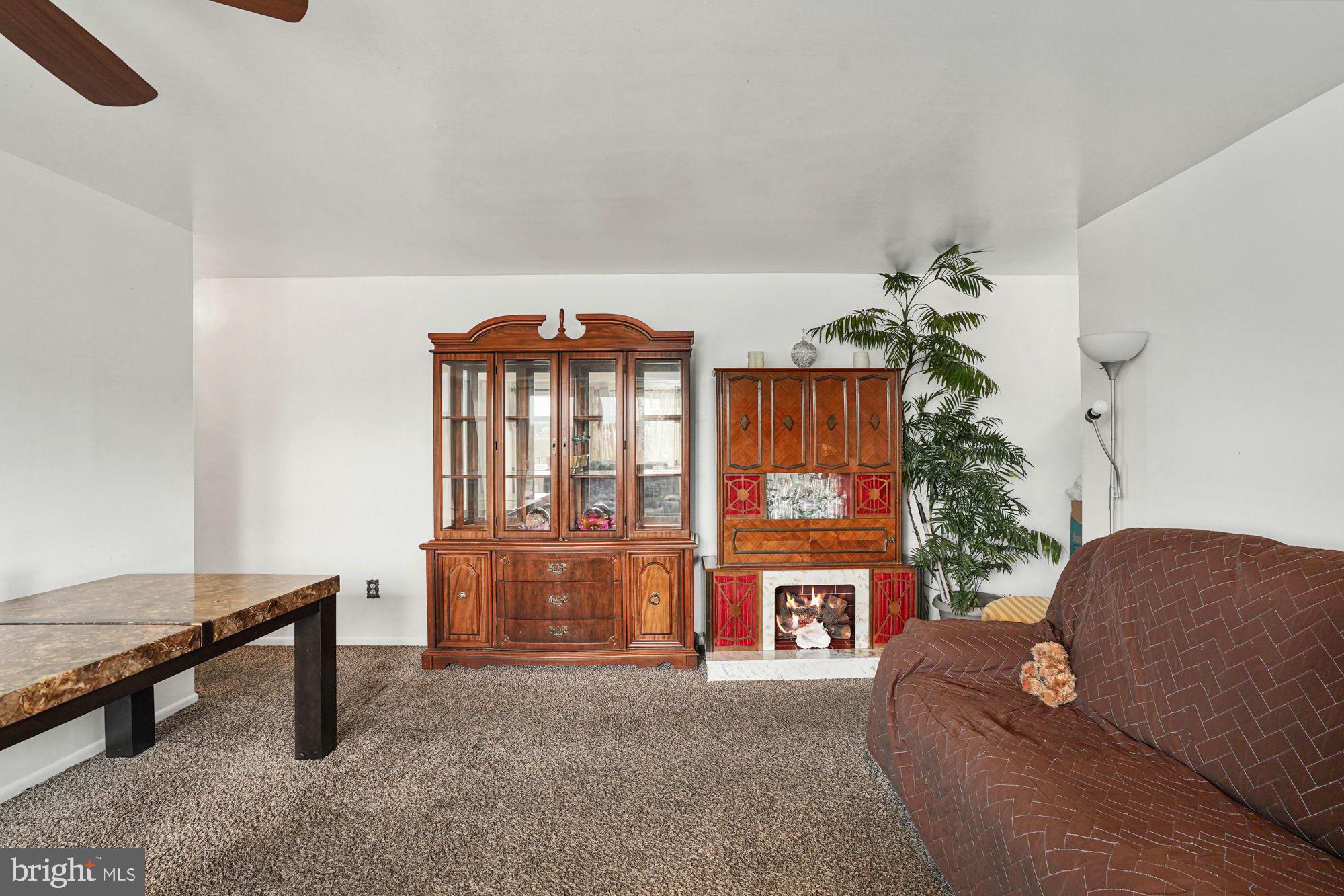 3400 25th Street South, Unit 27 Arlington, VA 22206 - Photo 25 of 41 Living Area