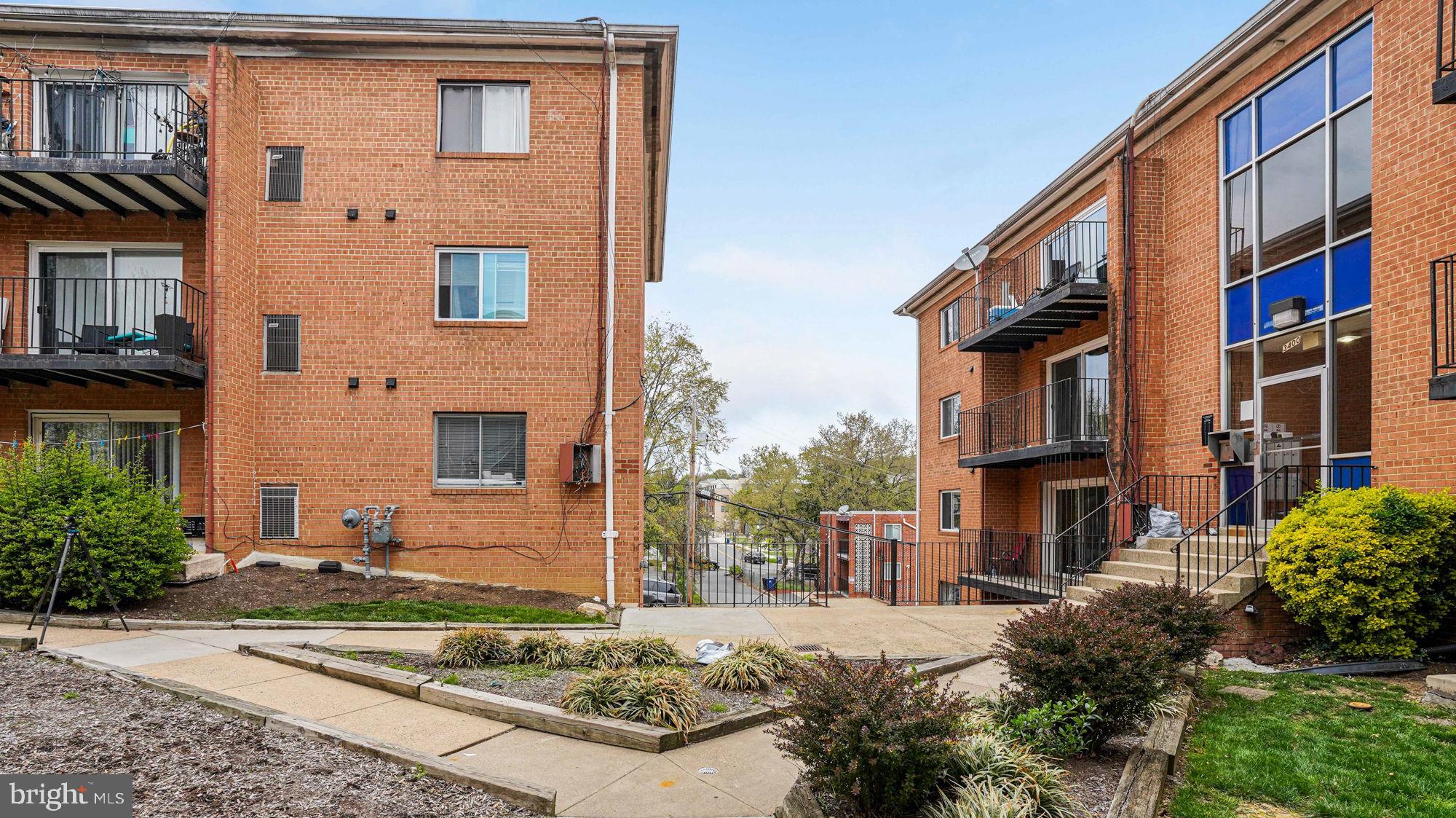 3400 25th Street South, Unit 27 Arlington, VA 22206 - Photo 3 of 41 Courtyard View