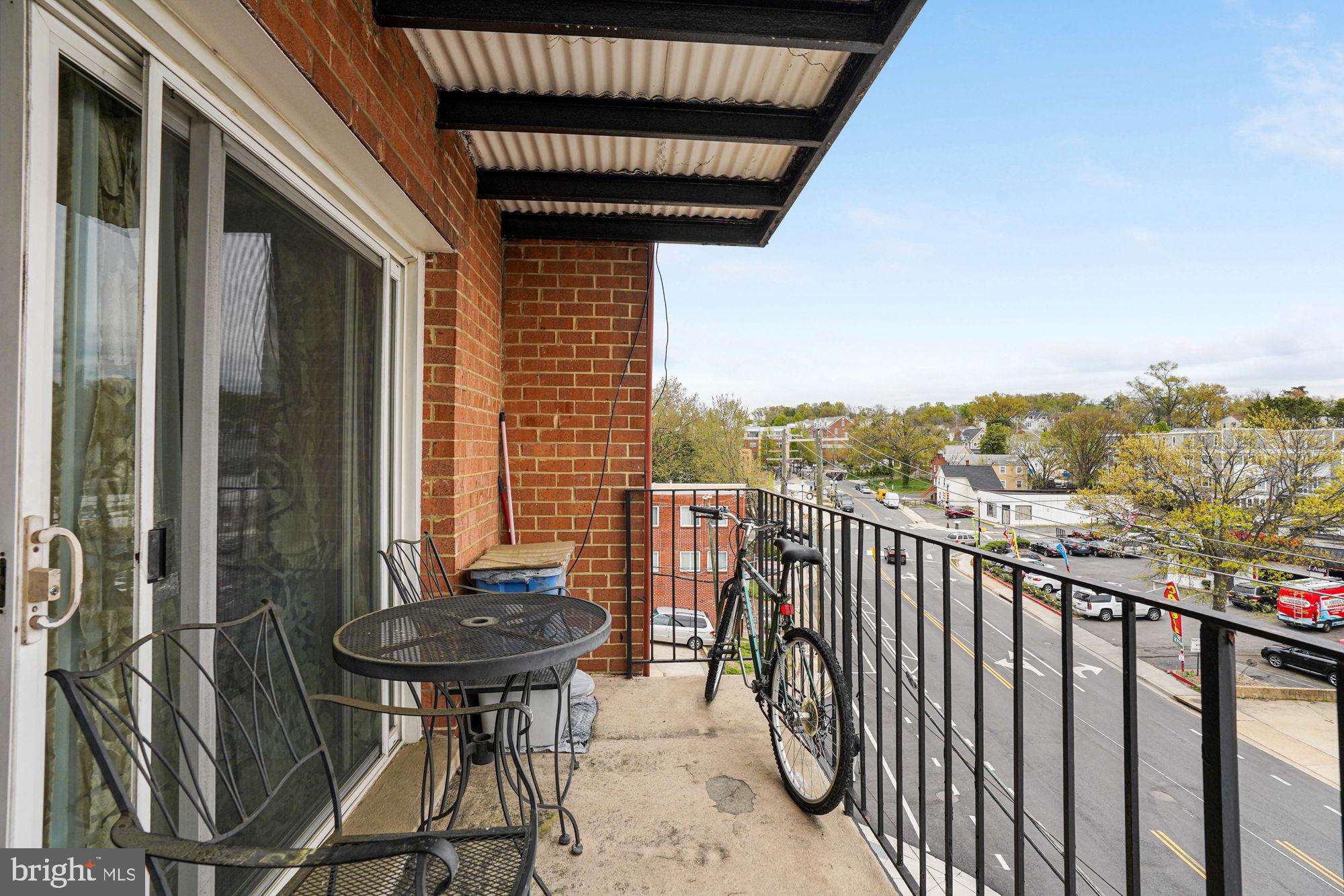 3400 25th Street South, Unit 27 Arlington, VA 22206 - Photo 32 of 41 Large Balcony