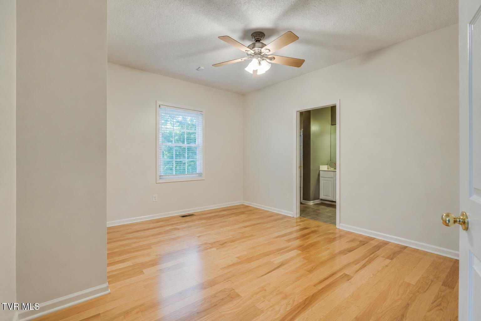 28 Cherokee Ridge Court Johnson City, TN 37604 - Photo 13 of 29 8E
