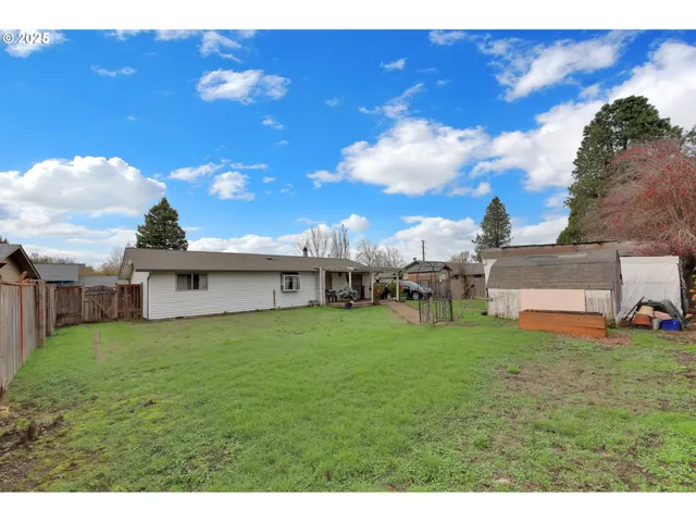 $375,000 | 1113 Candlelight Drive, Eugene, OR 97402