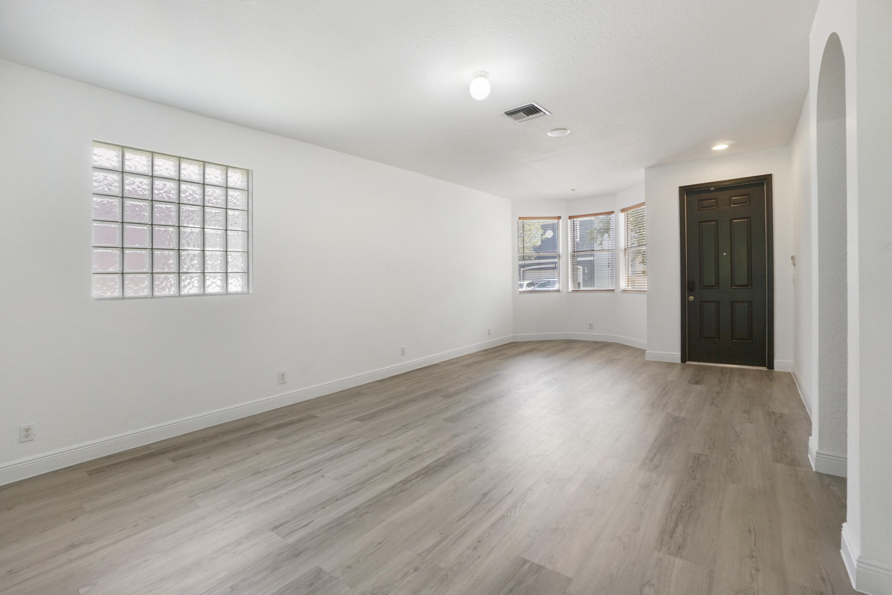 1213 Rose Gate Boulevard Riviera Beach, FL 33404 - Photo 14 of 33 DSC05046