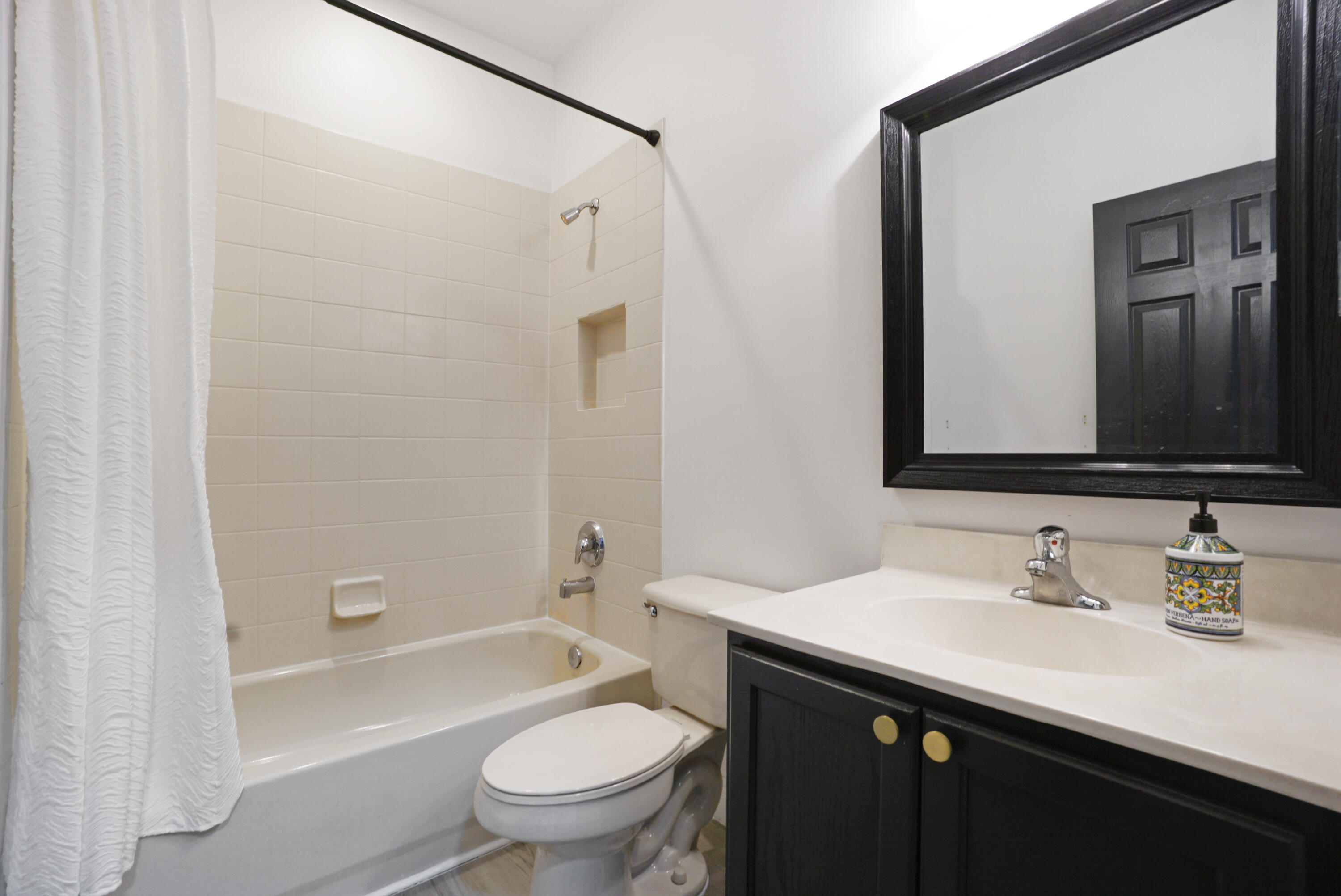 1213 Rose Gate Boulevard Riviera Beach, FL 33404 - Photo 20 of 33 DSC05076