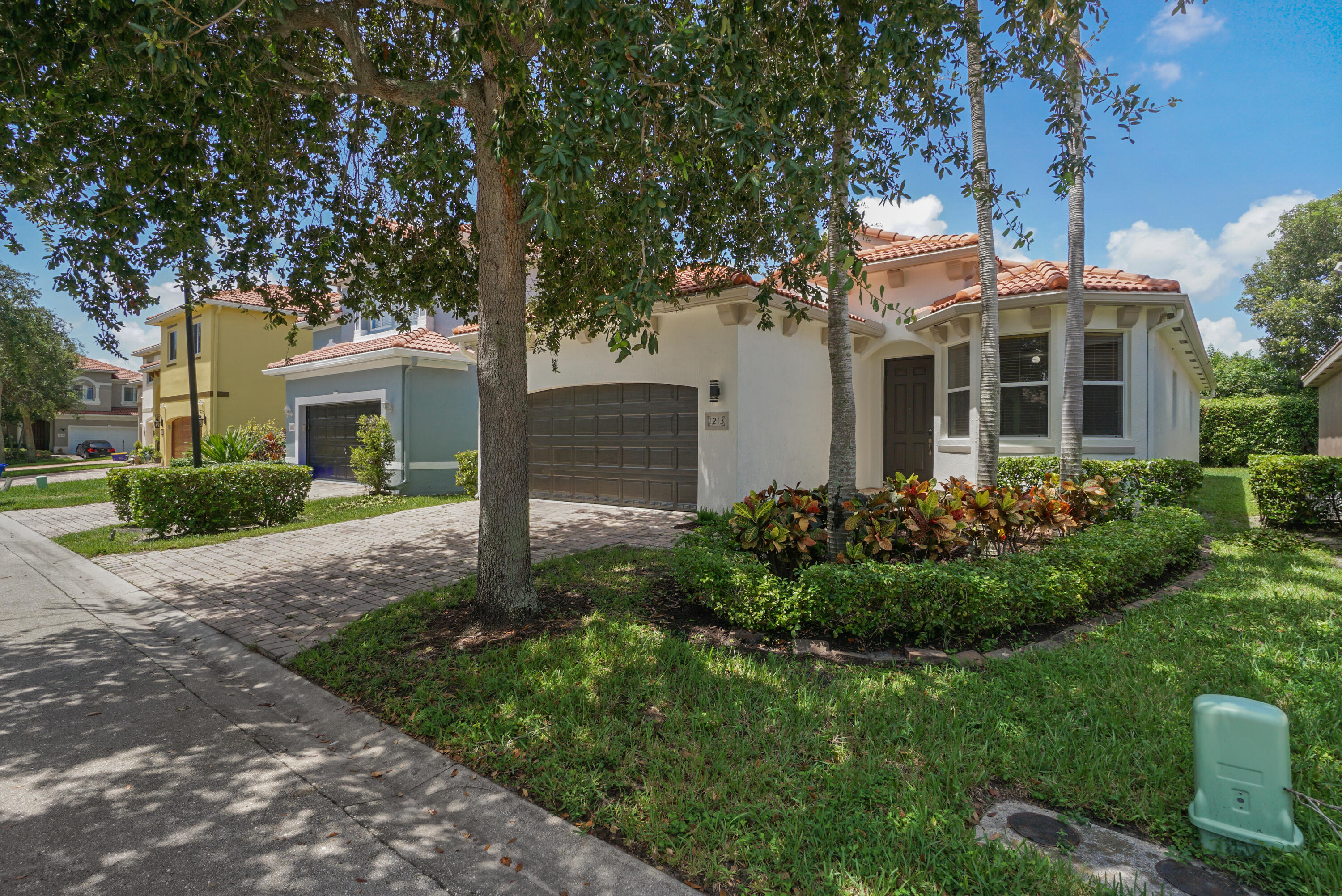 1213 Rose Gate Boulevard Riviera Beach, FL 33404 - Photo 2 of 33 DSC05178