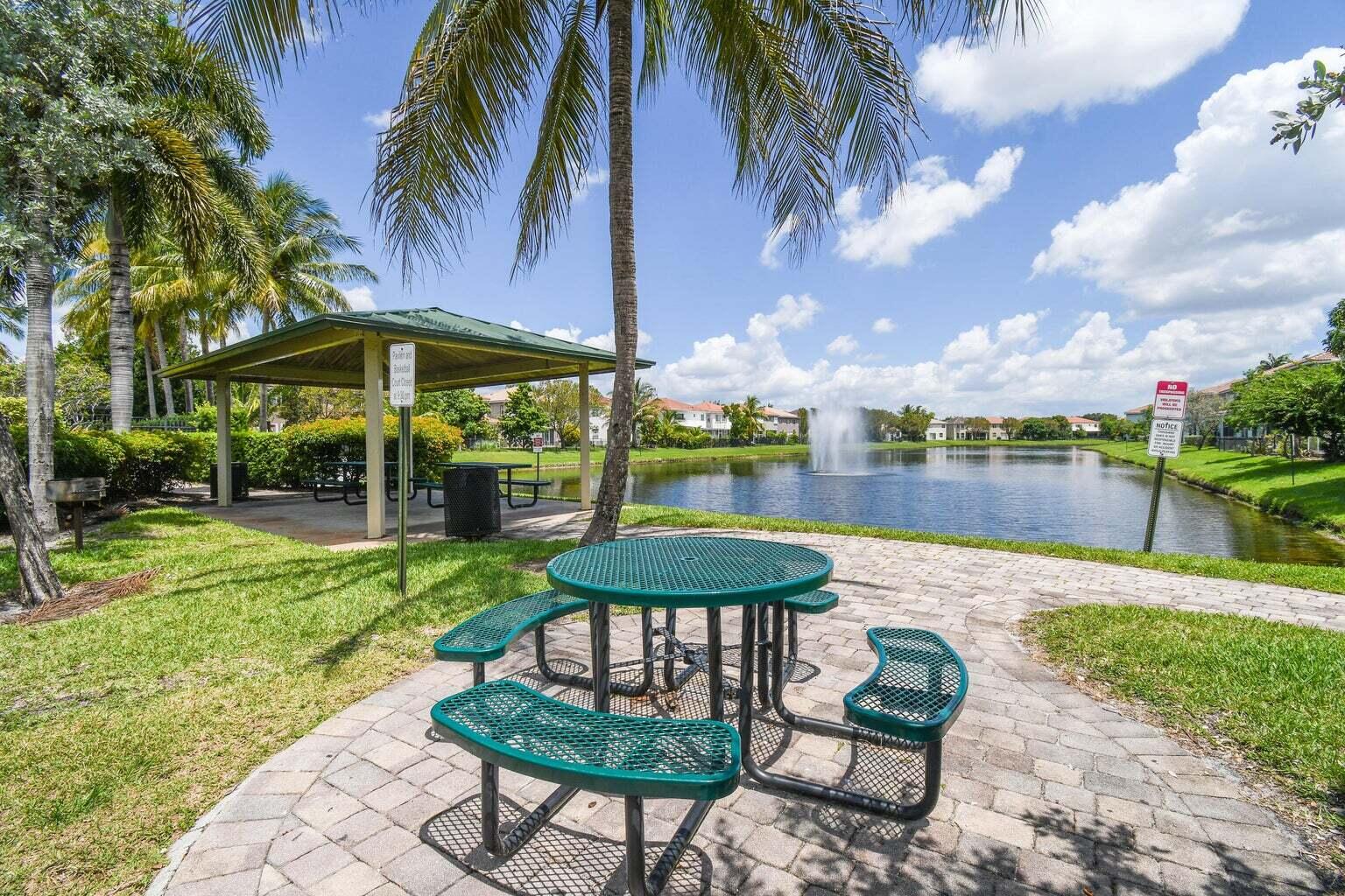 1213 Rose Gate Boulevard Riviera Beach, FL 33404 - Photo 30 of 33 TO Picnic area