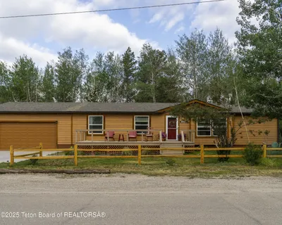 $799,999 | 1054 Quaker Lane, Pinedale, WY 82941