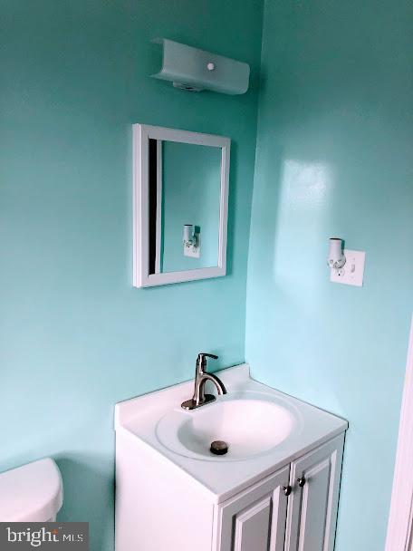 2109 Rolander Street Hyattsville, MD 20783 - Photo 16 of 25 Main Level Bath