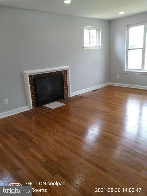 2109 Rolander Street Hyattsville, MD 20783 - Photo 7 of 25 Living Room